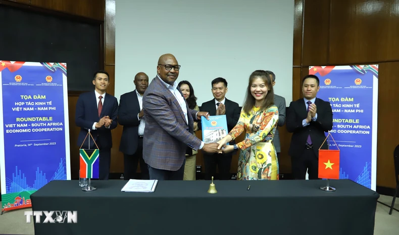 Creando un avance y llevando la cooperación entre Vietnam y Sudáfrica a nuevas alturas. Foto 1