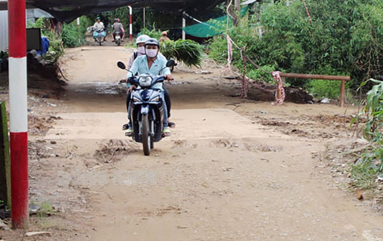 ดำเนินการก่อสร้างถนนหมู่บ้านหัตถกรรม Da Phuoc Hoi - An Thanh ส่วนที่เหลือต่อไป