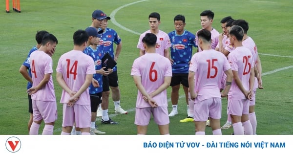 ¿Qué dijo el pilar de la selección nacional de Vietnam en la primera sesión de entrenamiento bajo la dirección del entrenador Kim Sang Sik?