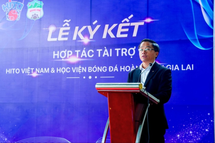 M. Nguyen Tan Anh, directeur de l'Académie HAGL, a hautement apprécié les produits ainsi que la vision et la mission de la marque Hito.