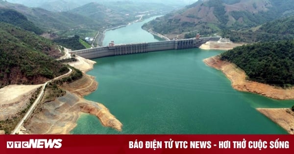 Am 16. Juni war der Wasserstand in den Stauseen für das Wasserkraftwerk weiterhin sehr niedrig.