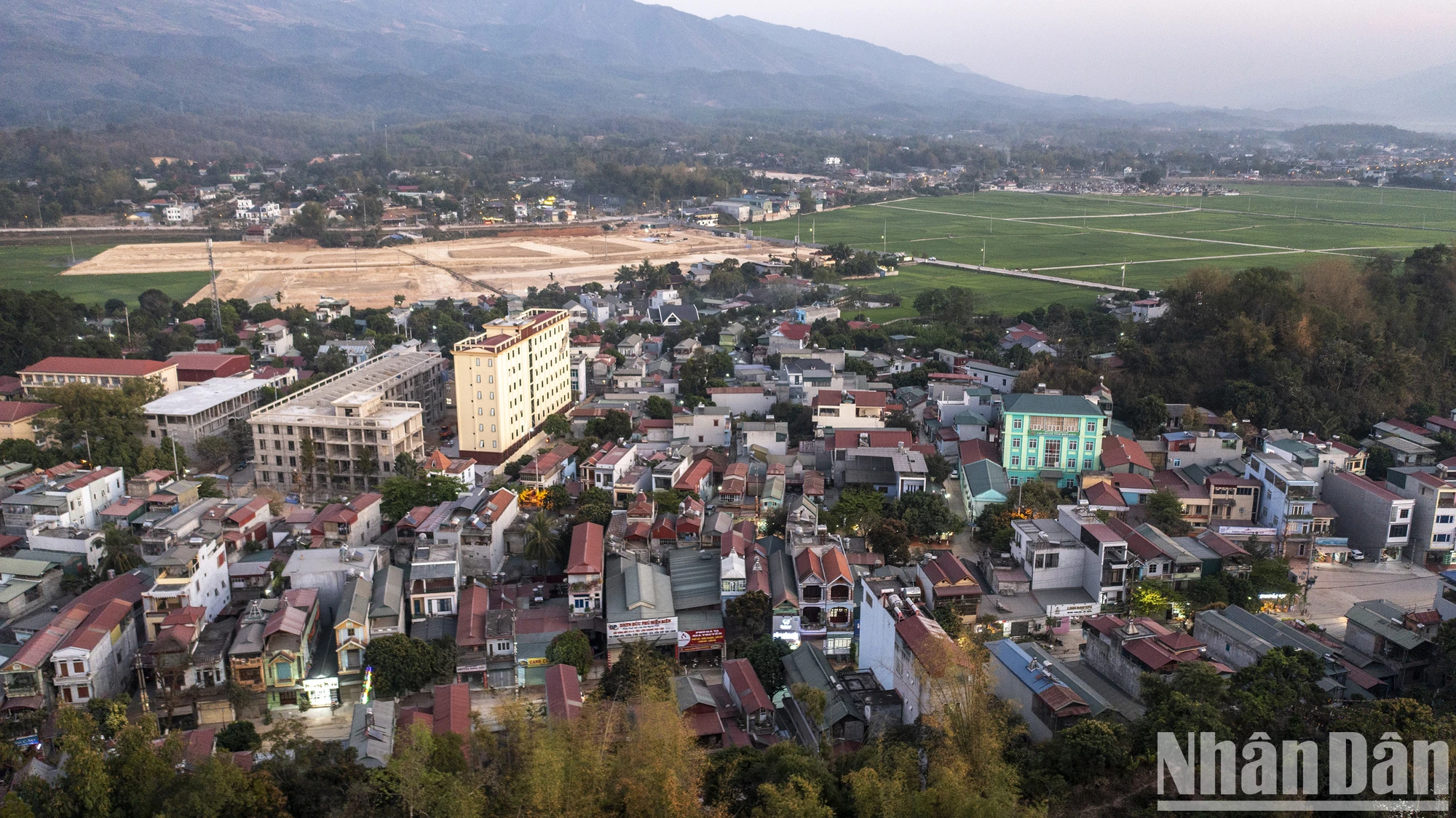 [Ảnh] Thành phố Điện Biên Phủ sau 70 năm chiến thắng lịch sử ảnh 13