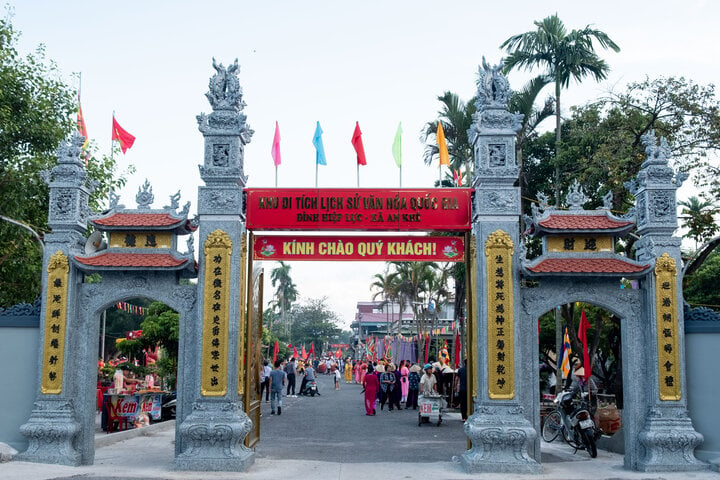 Hiep Luc Communal House in An Khe Commune, Quynh Phu District, Thai Binh Province worships famous general Le Do and his mother. (Photo: Nguyen Duc)