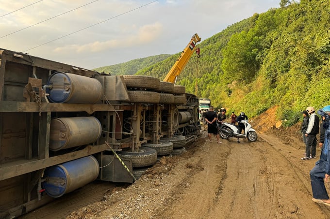 Đèo An Khê bị kẹt 20 km