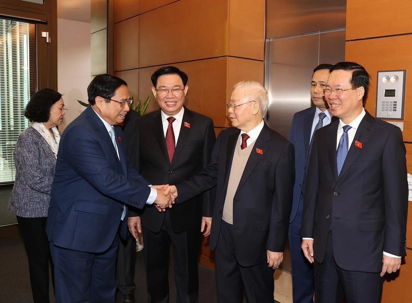 El Secretario General Nguyen Phu Trong asiste a la apertura de la quinta sesión extraordinaria de la XV Asamblea Nacional