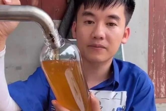 Market management intervenes in the case of Hung Vlog selling honey for more than 100,000 VND/liter - 1