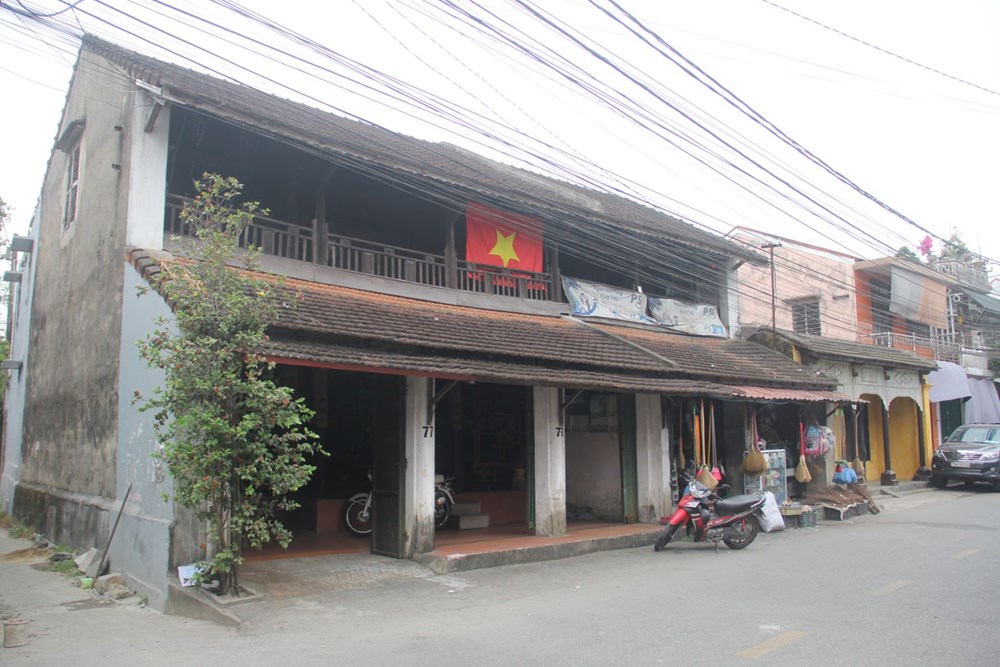អនុវត្ត​ការ​ជួយ​ការពារ​និង​លើក​កម្ពស់​តម្លៃ​ផ្ទះ​សហគមន៍​បុរាណ Bao Vinh - រូបថត ១
