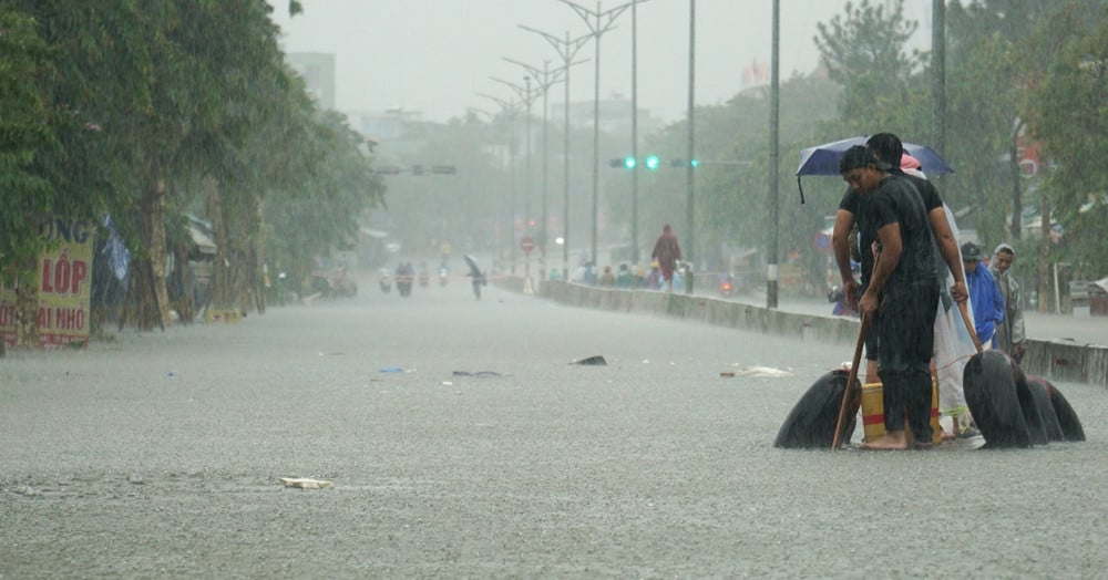 Dự báo thời tiết 24/12/2024: Bão số 10 gây mưa lớn diện rộng từ đêm nay