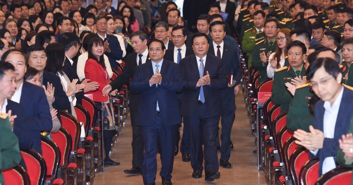 [Photo] Le Premier ministre Pham Minh Chinh assiste à la Conférence nationale sur l'éducation aux droits de l'homme