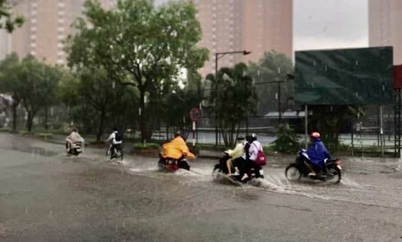 Prolonged heavy rain, more schools switch to online learning -0