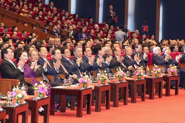 Delegierte der feierlichen Sitzung des 10. Nationalkongresses der Vietnamesischen Vaterländischen Front, Amtszeit 2024-2029 