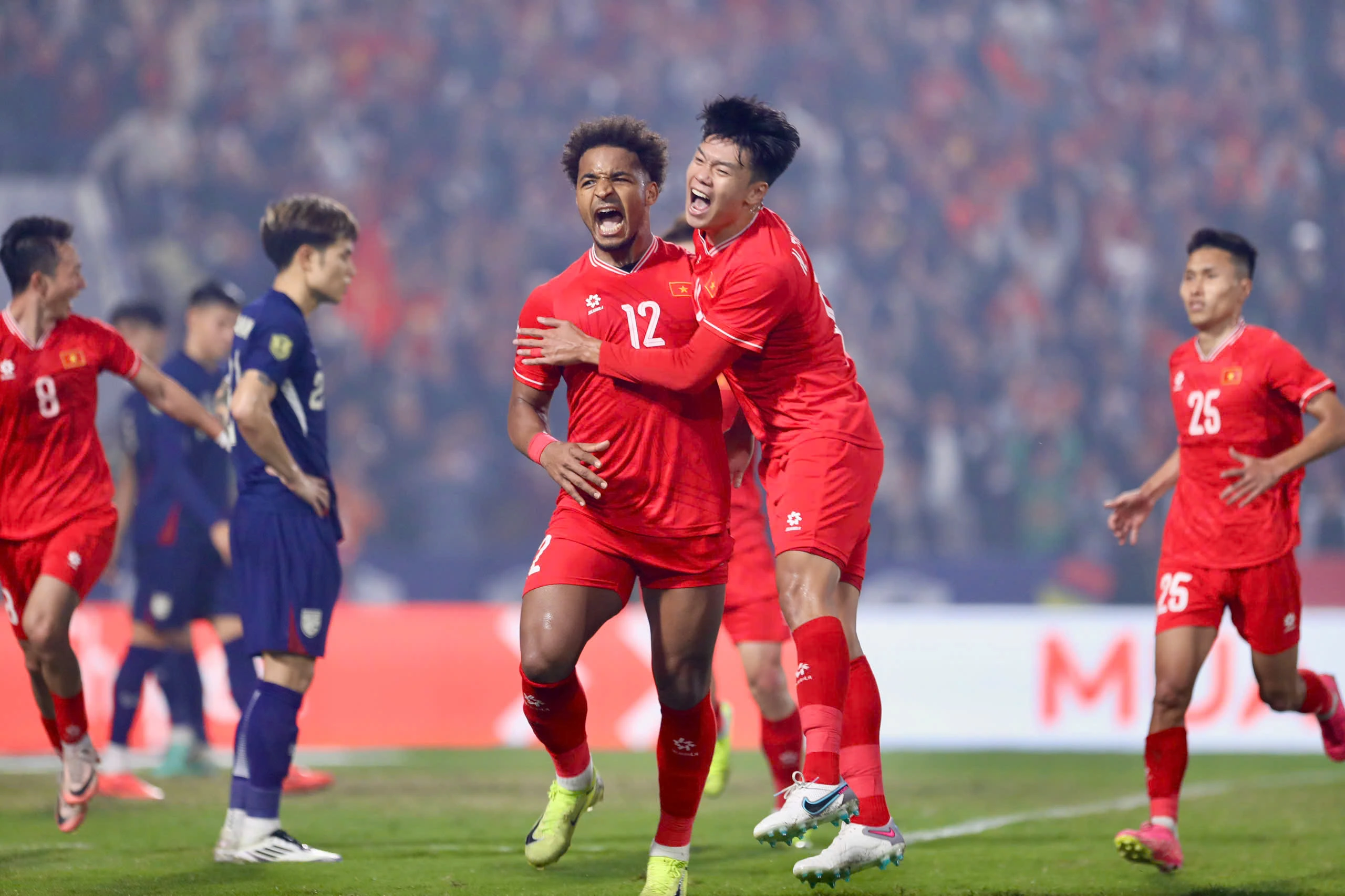 Welche wichtigen Bedingungen muss das vietnamesische Team erfüllen, um den AFF Cup zu gewinnen?