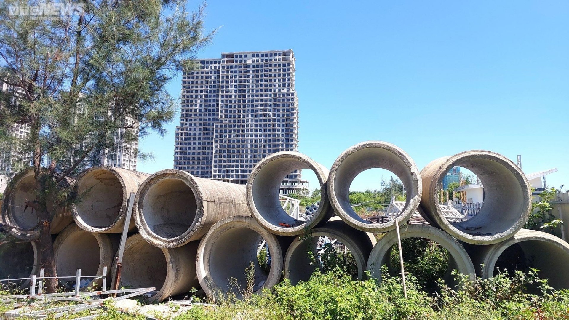 Escena desoladora en el proyecto turístico y de entretenimiento Cocobay de 11.000 billones de VND en Da Nang - 4