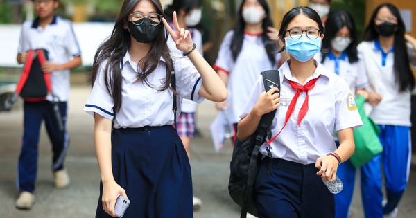 Debate sobre los conocimientos en el examen de matemáticas de décimo grado en Ciudad Ho Chi Minh, ¿se pronuncia el Departamento de Educación y Capacitación?