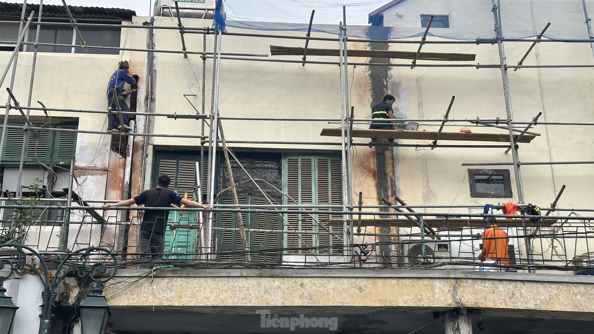 Hanoi renovates the facade of Trang Tien street photo 11