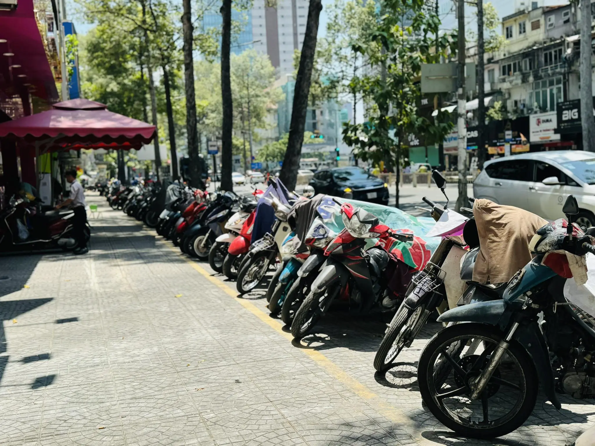 TP.HCM: Trả phí thuê vỉa hè, người dân thoát cảnh nơm nớp chạy trốn nhân viên đô thị- Ảnh 6.