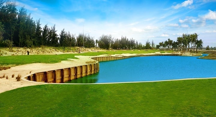 Trou 1, parcours Nicklaus au Legend Danang Golf Resort.