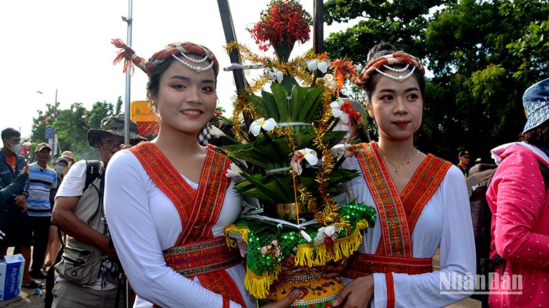 Festival de la bulliciosa Kate 2023 del pueblo Cham en Binh Thuan foto 5