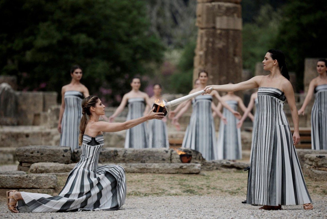 Ảnh ấn tượng (15-21/4): Nga rút quân khỏi Karabakh, phát hiện tên lửa đạn đạo ở bờ Biển Chết, Đức-Trung Quốc tìm điểm chung, Ngoại trưởng Mỹ mua kem