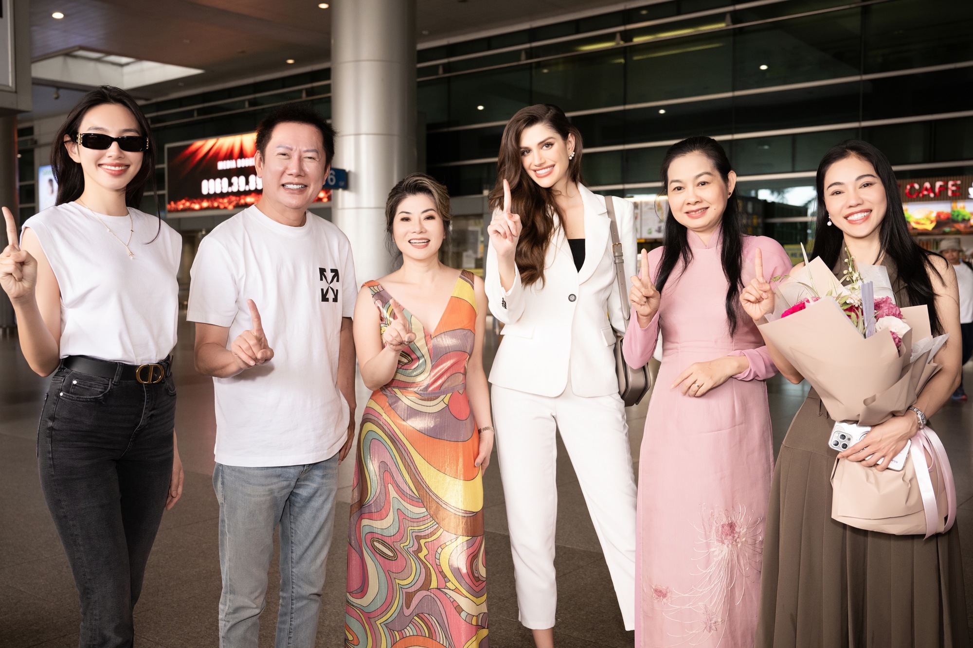 Thuỳ Tiên khí chất, &quot;hơn thua&quot; với nhan sắc Isabella Menin trong một khung hình - Ảnh 10.
