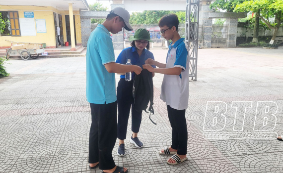 Thai Binh : près de 1 300 bénévoles participent à la première vague de soutien à la période des examens