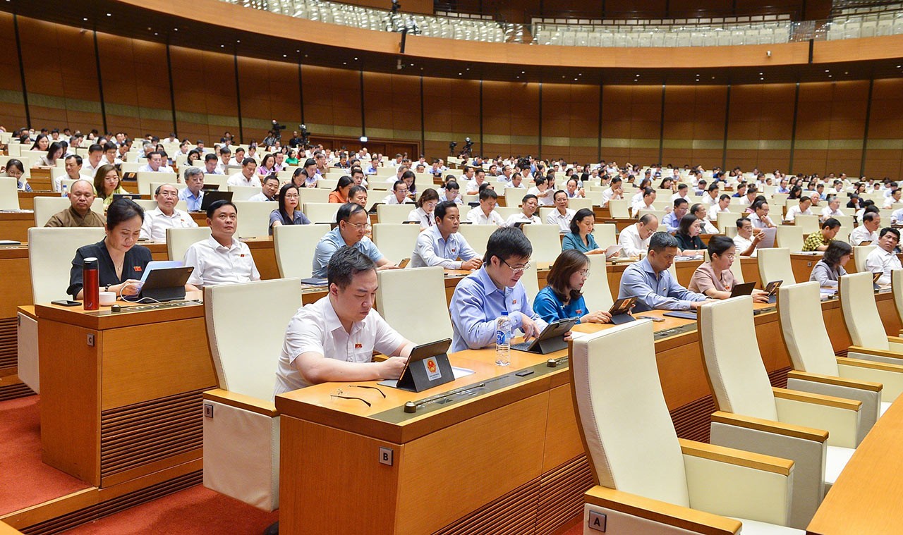 Hôm nay (24/6), Quốc hội họp phiên bế mạc Kỳ họp thứ 5, biểu quyết thông qua 2 luật xuất nhập cảnh và 4 nghị quyết