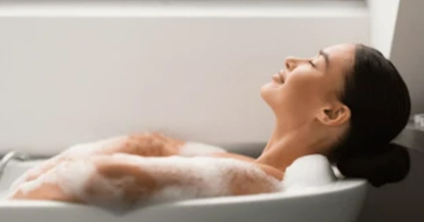 Many benefits of warm baths