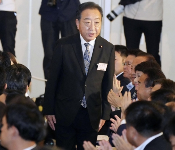 L'ancien Premier ministre japonais « dirige » le principal parti d'opposition et promet un « vent nouveau » avec pour objectif de contrôler la Chambre basse