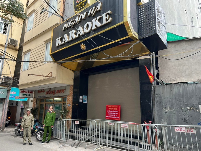 Quán karaoke ở Hà Nội tổ chức nhảy múa thoát y bị phạt gần 200 triệu đồng - 1