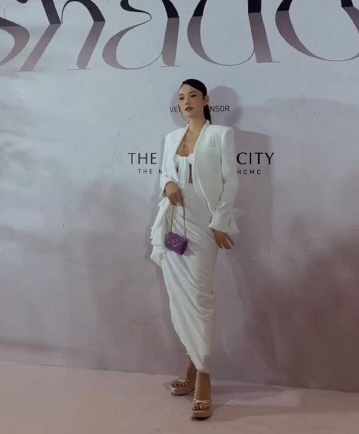 Minh Hang's sexy figure when pregnant at the age of 35 - 1