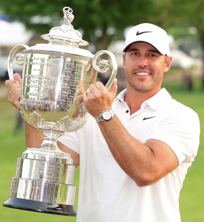 Koepka levantó la Copa Wanamaker en Oak Hill esta mañana, 22 de mayo, hora de Hanoi. Foto: PGA Tour