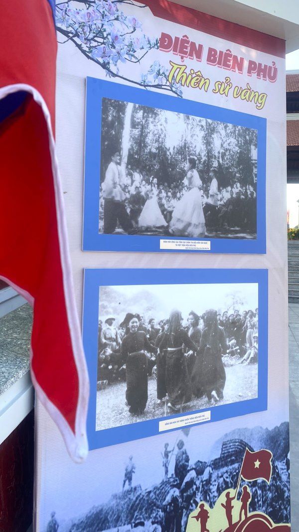 The art troupe of the General Department of Politics performed at the Dien Bien Phu front; People danced and sang to celebrate the Dien Bien Phu Victory.