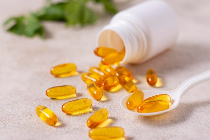 Vitaminpräparate helfen ebenfalls, Haarausfall zu lindern. Foto: Freepik