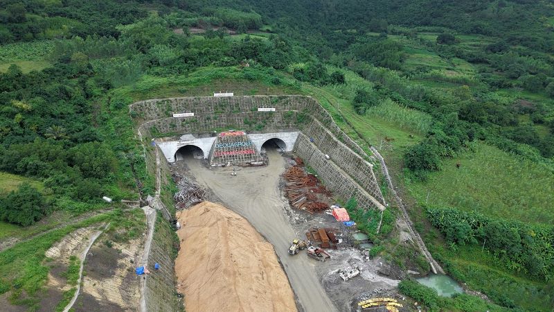 Construcción del túnel Tuy An, proyecto de autopista Chi Thanh - Van Phong.