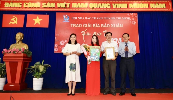 La Asociación de Periodistas de la Ciudad de Ho Chi Minh otorga el Premio de Portada de Periódico de Primavera de la Ciudad de Ho Chi Minh 2024