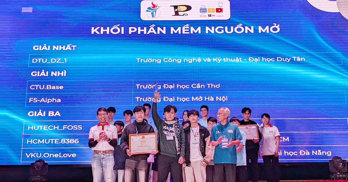 Sinh viên Đại học Duy Tân đứng nhất khối phần mềm mã nguồn mở