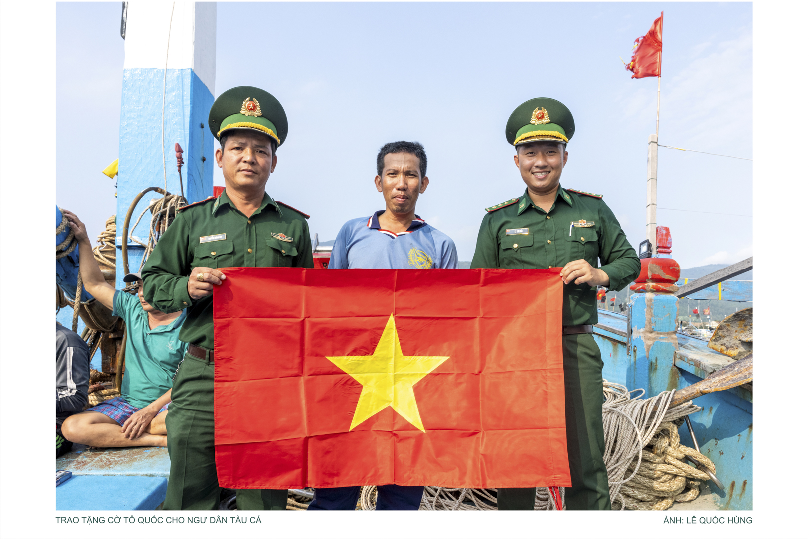 Đà Nẵng: Trưng bày ảnh thời sự nghệ thuật người lính quân hàm xanh  - Ảnh 11.