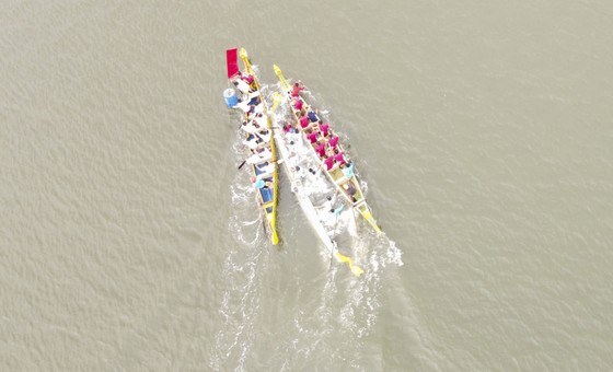 Traditional boat race to celebrate General Secretary Le Duan's birthday photo 4