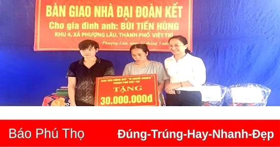 Bàn giao nhà đại đoàn kết