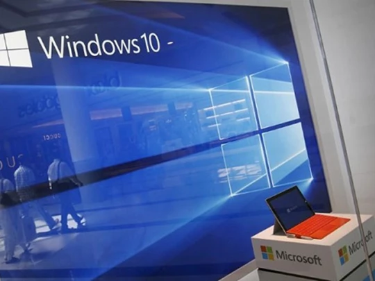 Microsoft pushes Windows 10 users to buy new computers