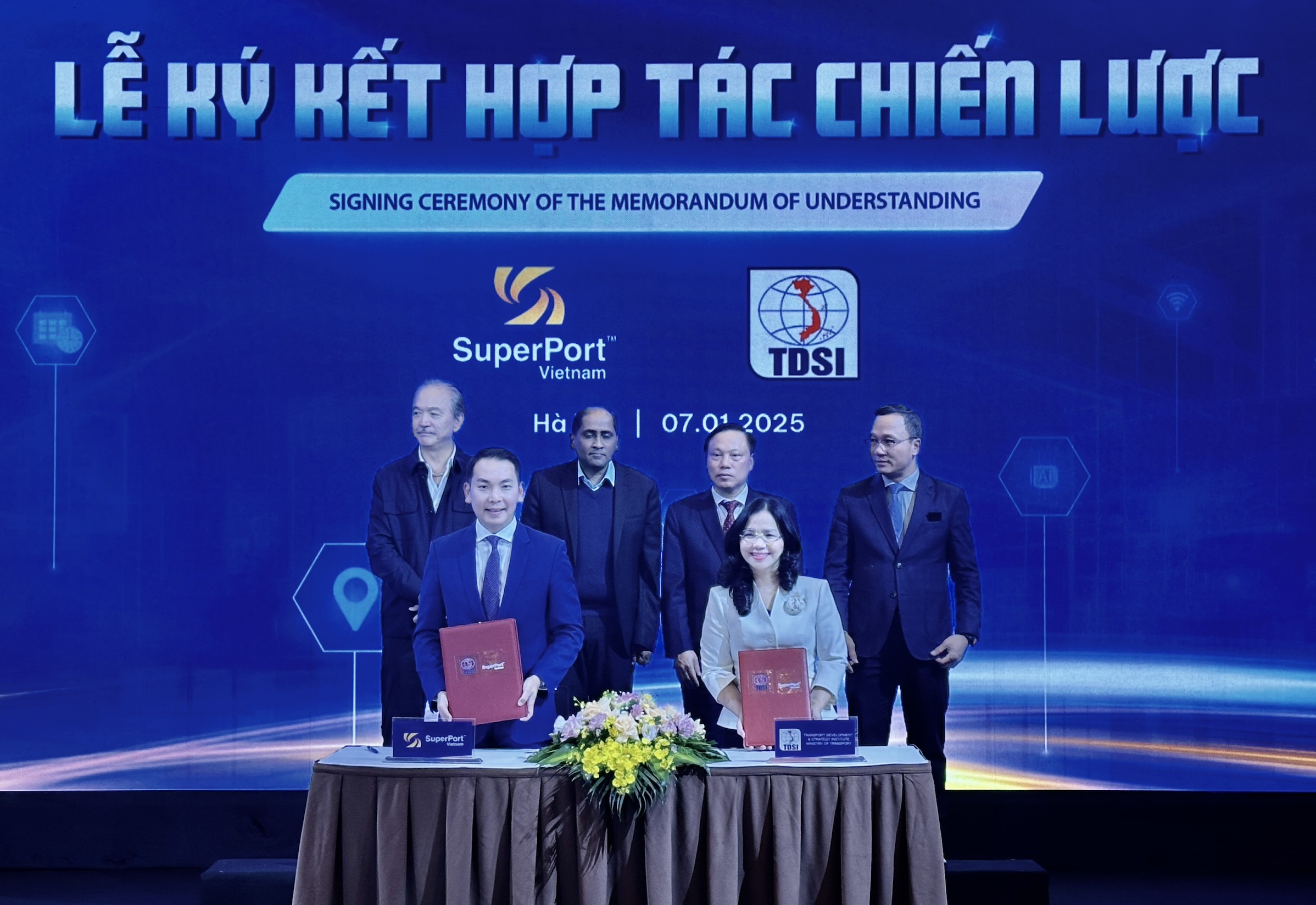 Vietnam SuperPort™ et ses partenaires stratégiques coopèrent pour développer l'infrastructure logistique ferroviaire