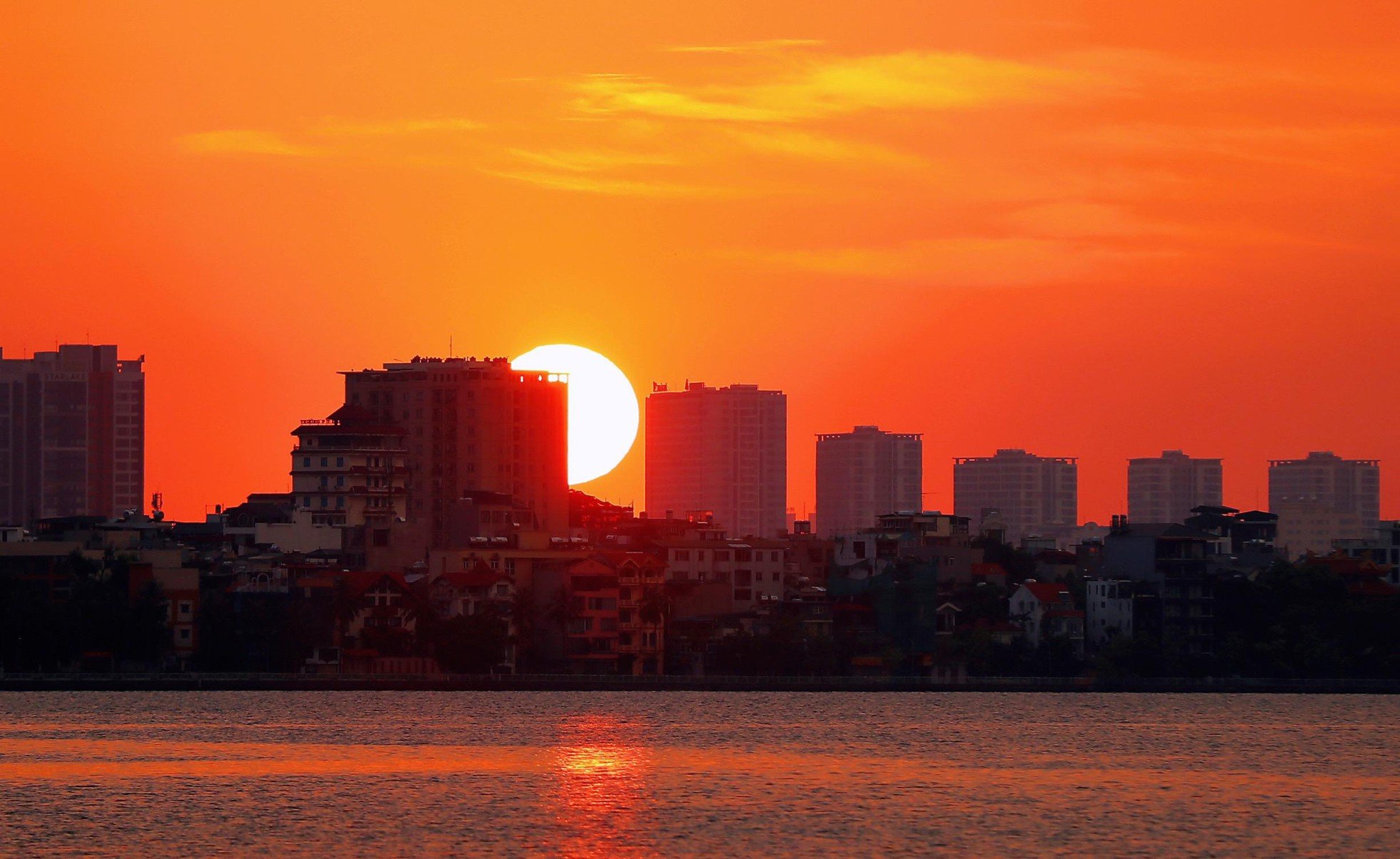 Emocionado por el desgarrador y hermoso momento del otoño en Hanoi