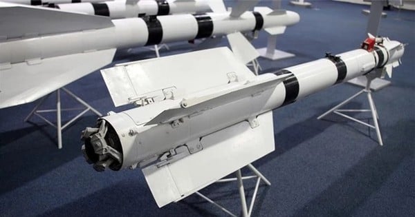 Dù gắn hai tên lửa đối không R-73, USV Ukraine vẫn bị trực thăng Nga tiêu diệt