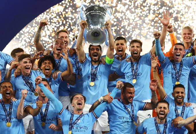 يحتفل لاعبو مانشستر سيتي بالفوز بدوري أبطال أوروبا في 11 يونيو 2023 في ملعب أتاتورك في إسطنبول بتركيا. الصورة: رويترز