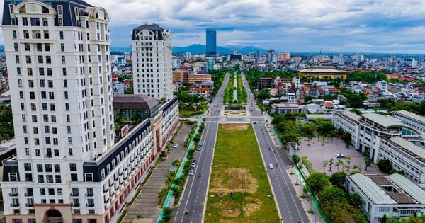 Hue peint en vert et ouvre des pistes cyclables dédiées sur les trottoirs