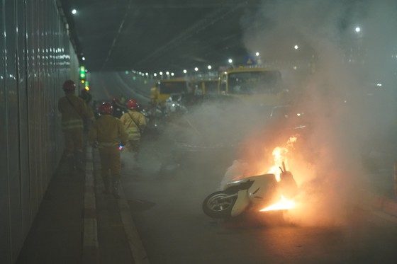 More than 1,279 people participated in a fire drill at the Saigon River Tunnel, photo 2