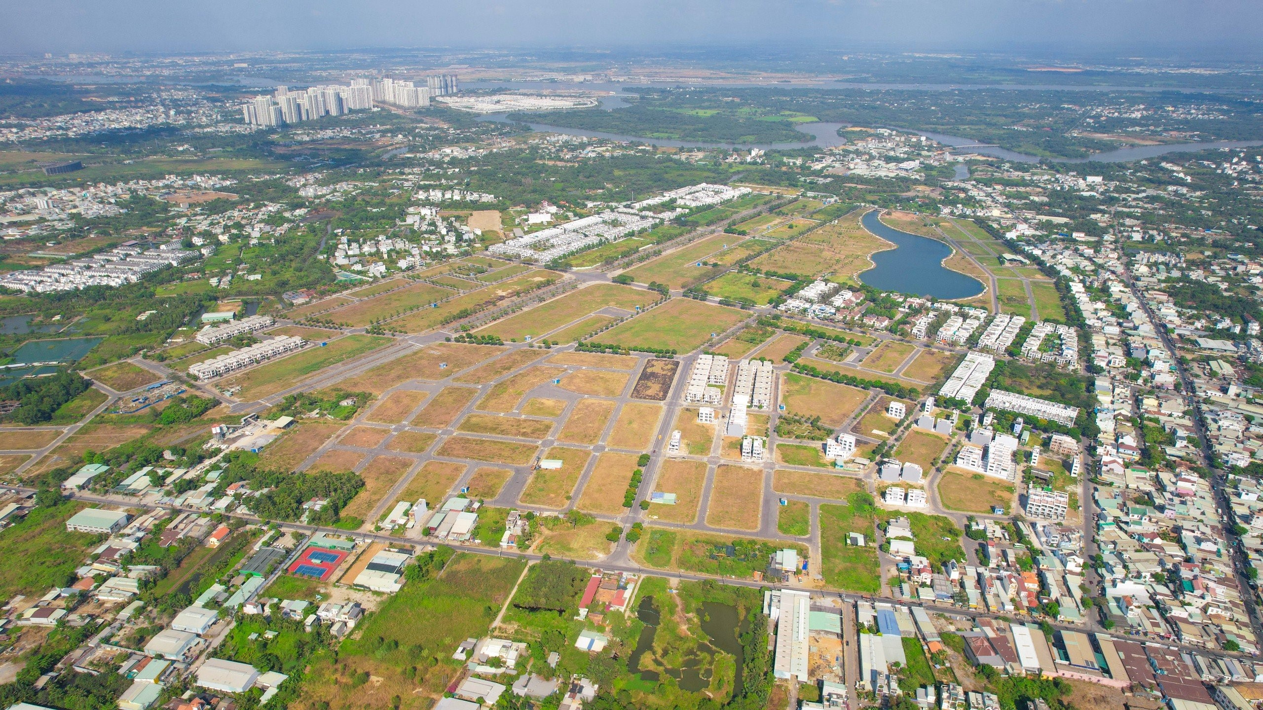 不動産 - ドンタンロンプロジェクトに関する独自の視点