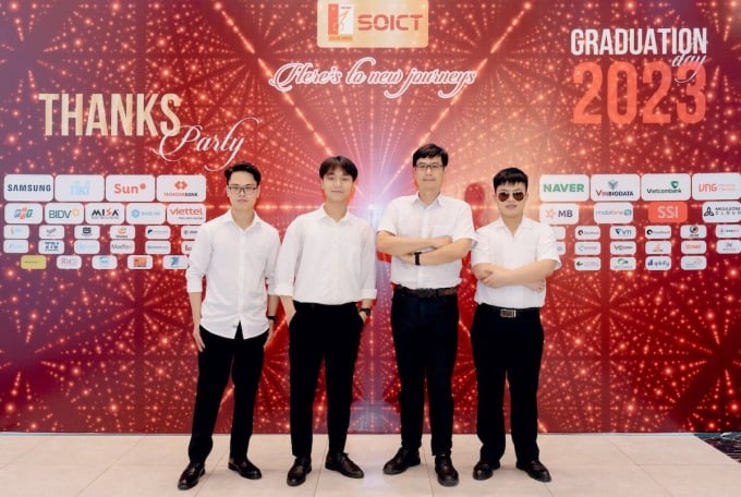 Long (second from left) on graduation day of the School of Information Technology and Communications, Hanoi University of Science and Technology. Photo: Provided by the character