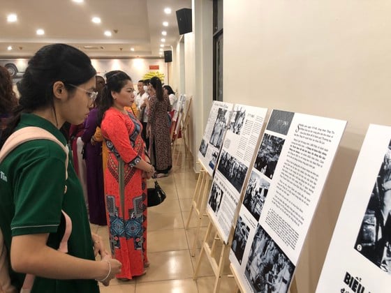 Exposition de matériel de presse sur le bouddhisme « Former une plateforme de lotus » photo 1