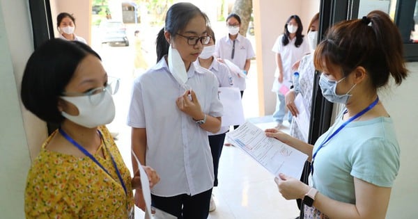 EVN Hanoi s'engage à fournir une alimentation électrique ininterrompue aux sites d'examen d'entrée de 10e année